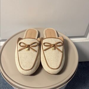 Nautica Cream and Tan Mules with Plush Comfort